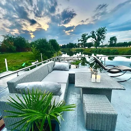 Houseboat Toro - Plywajacy Dom Na Wodzie Apartment Scinawa Polska
