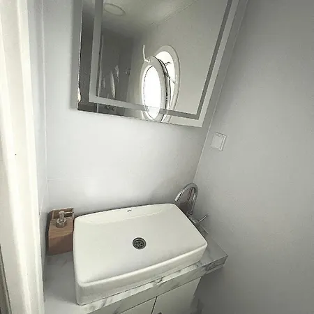 Houseboat Toro - Plywajacy Dom Na Wodzie Scinawa Polska