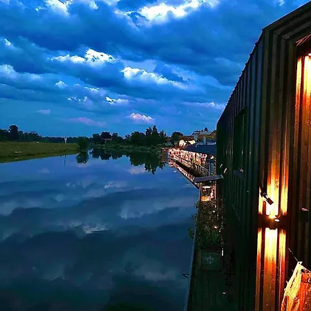Houseboat Toro - Plywajacy Dom Na Wodzie Scinawa Polska